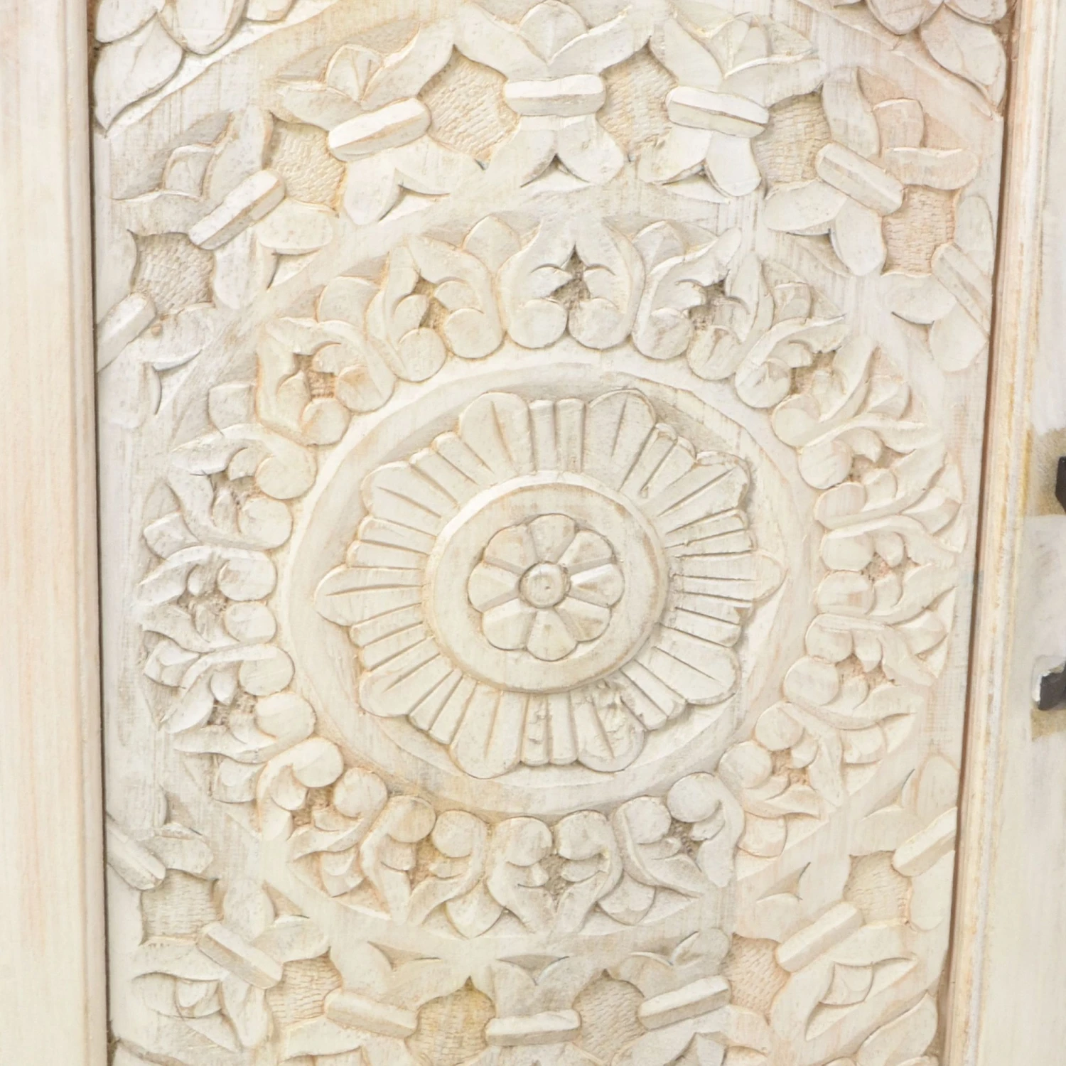 Carved Two Door Three Drawer Sideboard 4 Carved Two Door Three Drawer Sideboard - Image 4