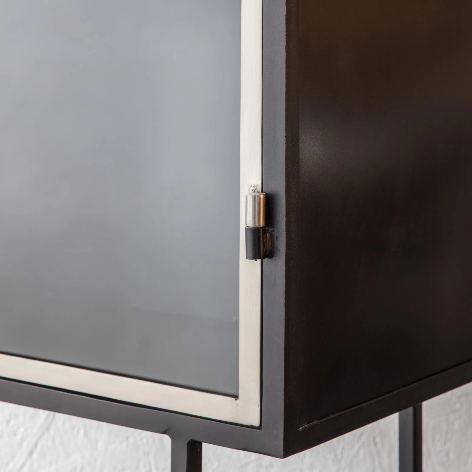 Kilkenny Drinks Cabinet 4 Kilkenny Drinks Cabinet - Image 4