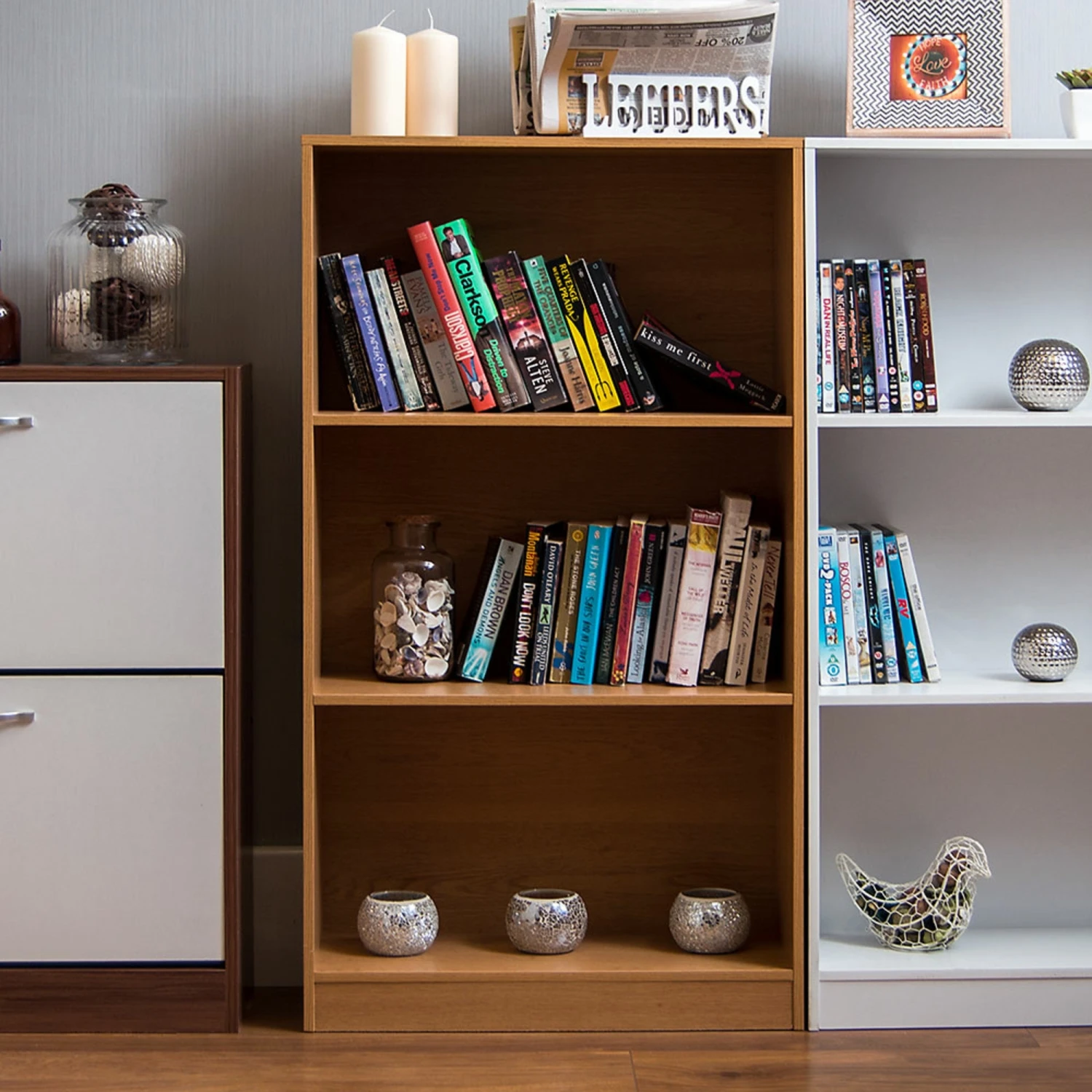 Oak 3 Tier Bookcase 4 Oak 3 Tier Bookcase - Image 4